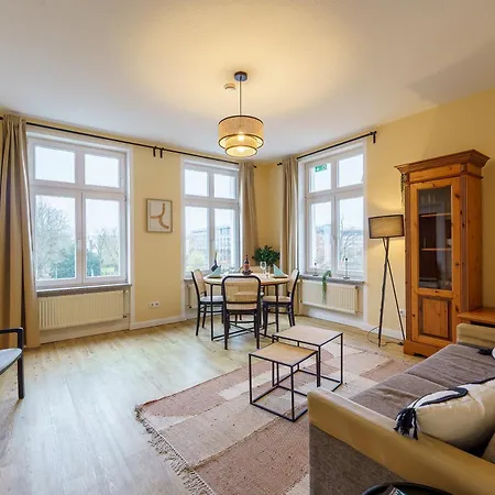 Mit Wasserblick アパート *